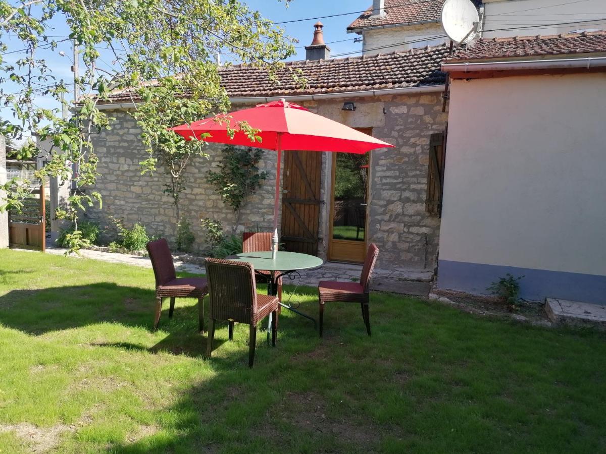 Voutenay-sur-Cure Charmante Maison Pres De Vezelay מראה חיצוני תמונה